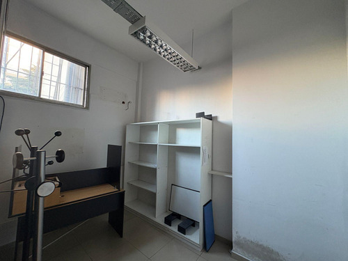 Alquiler Amplio Local Comercial En Caballito