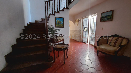 Ag. Casa Con Amplios Espacios Interiores Que Brindan La Oportunidad De Crear Un Hogar En Colinas De Bello Monte