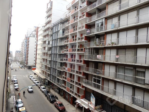 Imagen 4 de 27 de Departamento En Venta, Zona Plaza Colon.