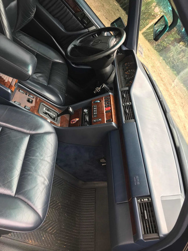 Mercedes Benz E320