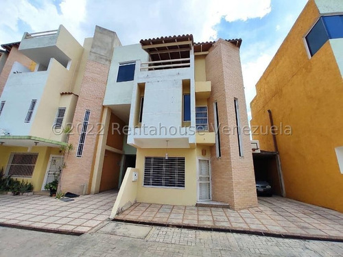 Casa - Townhouse En Villas Doradas En Cagua Puo 24-3391