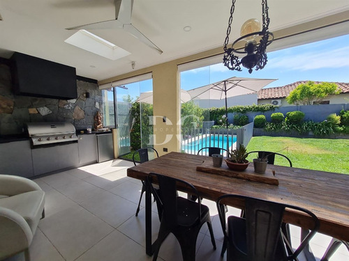 Casa En Venta De 3 Dorm. En Colina Piedra Roja Chicureo