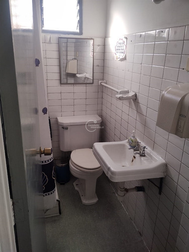 Local Comercial En Arriendo Plena Av Ejercito En Antofagasta