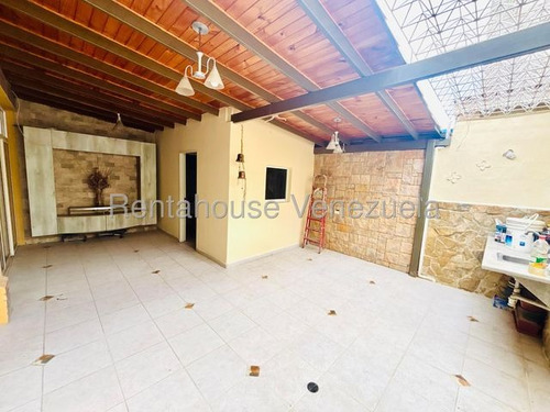 Ji 25-19736. En Venta Casa De 115m2 Ubicada En Guatire, Residencias Villa Avila.