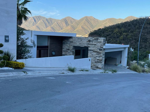 Casa En  Venta  Carolco Carretera  Nacional Monterrey N L $17,900,000