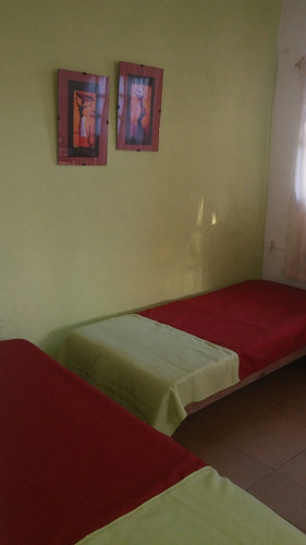 Imagen 7 de 12 de Casa Muy Funcional ,a 1 Y Media De Playa, Centro Y Servicios