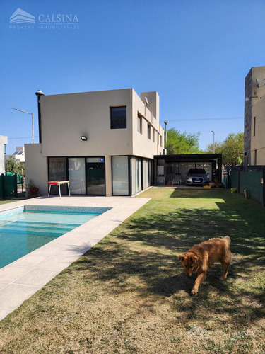 Villa Catalina - Casa En Venta 3 Dormitorios