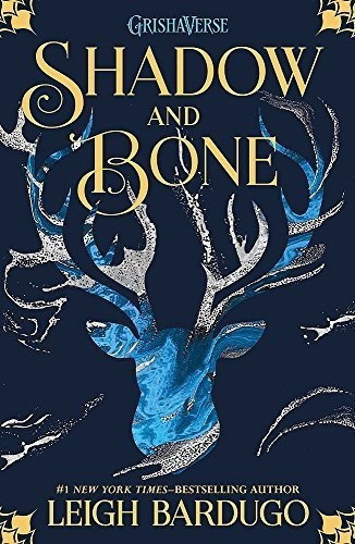 The Grisha: Shadow And Bone, De Leigh Bardugo. Editorial Hachette Childrens Group En Inglés