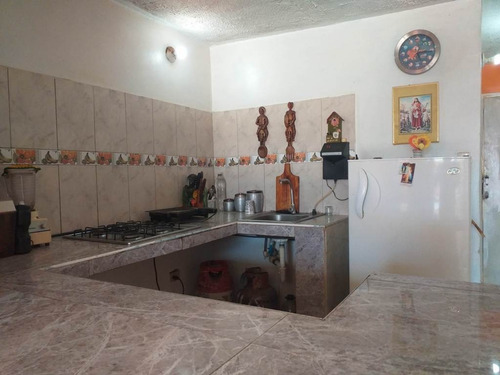Imagen 4 de 9 de Acogedora Casa En Venta En Urbanizacion Las Eugenias 22-410 04146954944