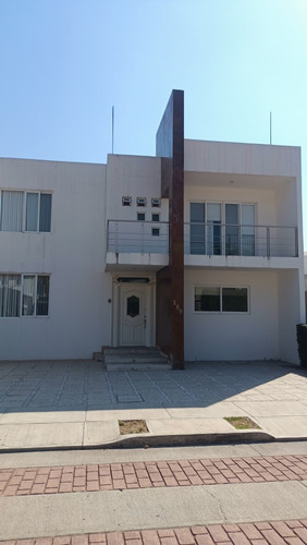 Se Renta Casa En Fracc Riberas Campestre Celaya