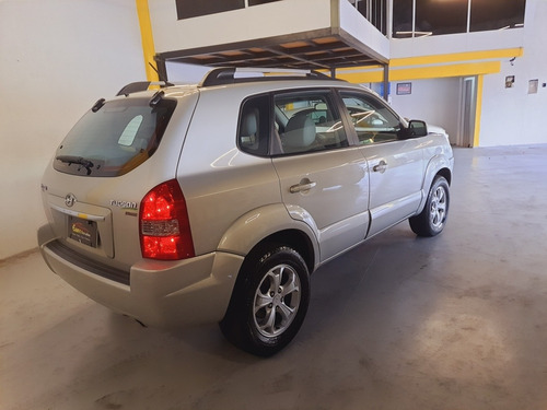 Imagem 3 de 12 de Hyundai Tucson 2013 2.0 Gls 4x2 Flex Aut. 5p