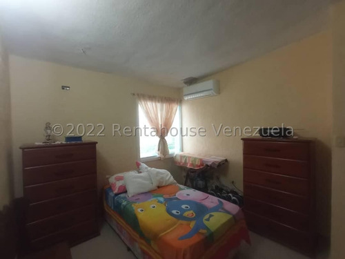 Imagen 9 de 30 de Casa En Venta En Villas De Yara Vía Yaritagua La Ensenada 0-4-2-4-5-9-3-7-5-4-2/ Rent-a-house Vende, Código De Referencia: 22-24112