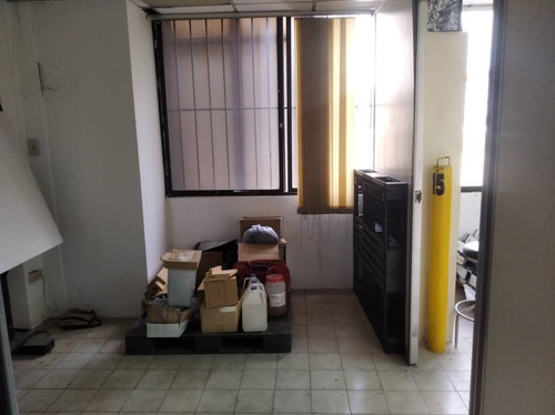 Imagen 4 de 15 de Oficina O Local (puede Ser Utilizado A Gusto Personal) En Alquiler Ubicado En Boleita