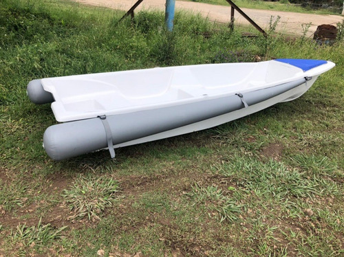 Imagen 4 de 8 de Canobote Caiman 420 Astillero Navegar