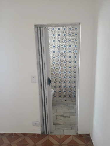 Duas Casas À Venda Ótima Localização Na Penha!