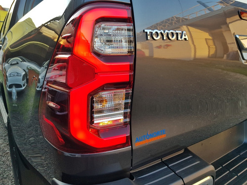 Imagen 20 de 23 de Toyota Hilux Srv 4x2 Manual Okm