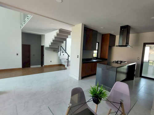 Casa Minimalista En Venta En Burgos Bugambilias, Temixco Morelos.