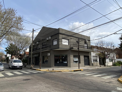 Propiedad En Block: Oficina + Locales + Garage En Olivos