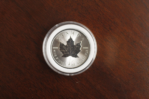 Imagen 1 de 3 de Moneda De Plata 1oz Maple Leaf - Canadá 2021