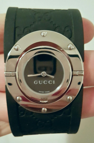 Gucci Women's 112 Twirl Collection Black Rubber Bangle Watch