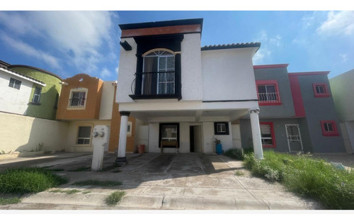 Casa En Venta En Villas Del Sol