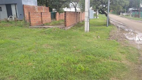 Lote Esquina En Barrio Eco Villa Catalina