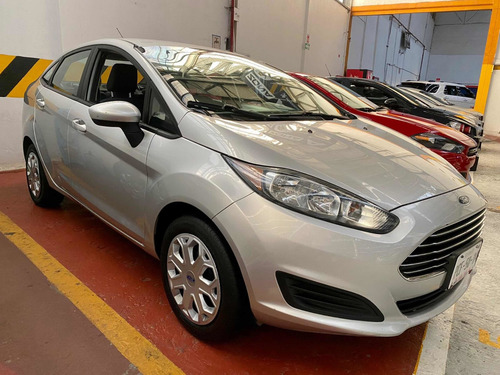 Imagen 3 de 11 de Ford Fiesta 1.6 S Sedan Std 5 Vel Ac 2015