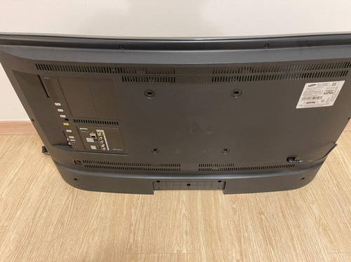 Imagem 3 de 4 de Tv Samsung Curva 40 Polegadas Full Hd