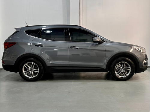 Hyundai Santa Fe 2.4 Seguridad 7as 6at 2wd