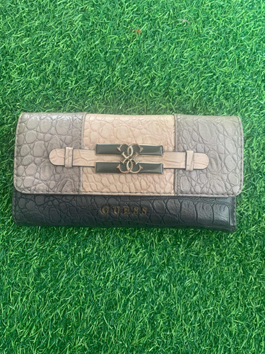 Monedero Usado Marca Guess Origina