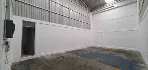 Bodega En Condominio De 90m2 Para Distribucion,almacenamiento U Operaciones