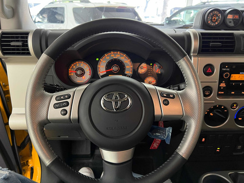 Imagen 11 de 14 de Toyota Fj Fj Cruiser