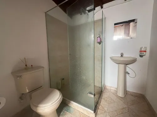 Se Vende Casa En Medellín Barrio Belén San Bernardo (a Unas Cuadras Del Aeroparque)