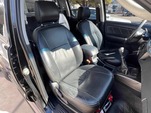 Toyota Hilux 3.0 Cd Srv Cuero 171cv 4x2