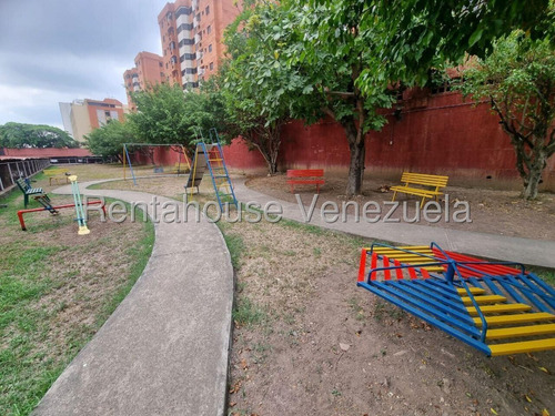 Sorangel Vargas Vende Apartamento Conectado A Planta Electrica, Excelente Ubicacion. Res. Luis Miguel Zona Este Barquisimeto Mls #25-11589