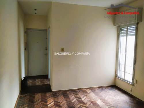 Apartamento De 1 Dormitorio En Centro. Ideal Estudiantes!