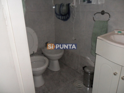 Imagen 16 de 30 de Casa Ubicada En Playa Mansa 6 Dormitorios