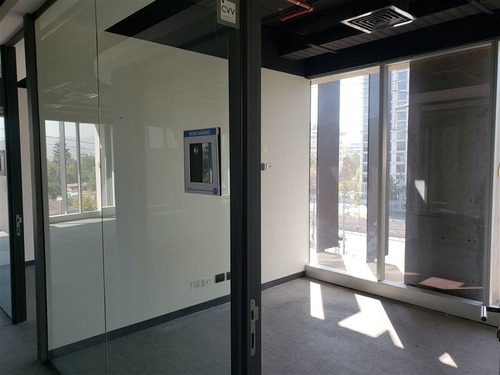 Oficina En Arriendo Habilitación Moderna