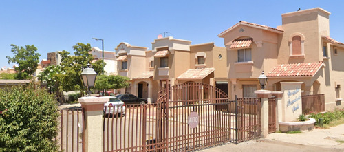 Espectacular Casa De 2 Niveles En Fraccionamiento Cerrado, Ubicada En Benedicto Oeste, Puerta Real, Hermosillo Cm