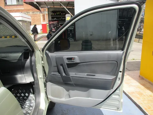 Daihatsu Terios OKII 1.5CC J210LG 4X4 MT AA