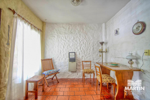 Casa 5 Ambientes, Suite, Playroom, Cochera X 2, Jardín Y Patio.