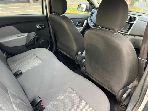 Imagen 13 de 17 de Renault Logan 2018 1.6 Expression 85cv