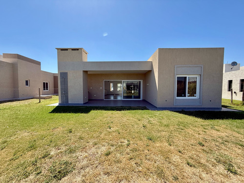 Casa En Una Planta En Venta En Barrio Privado San Felipe, Canning. Oportunidad!!!