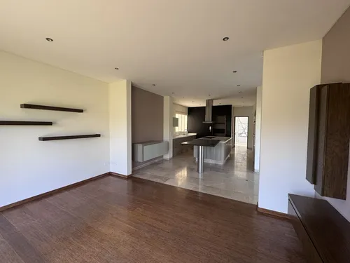 Exclusiva Casa En Renta En El Campanario