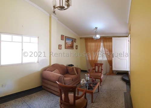 Imagen 5 de 18 de Hermosa Casa Ubicada En Urbanismo Privado Al Este De La Ciudad Y Con Vigilancia Permanente. 0412780070 Cod Mls 22-9662