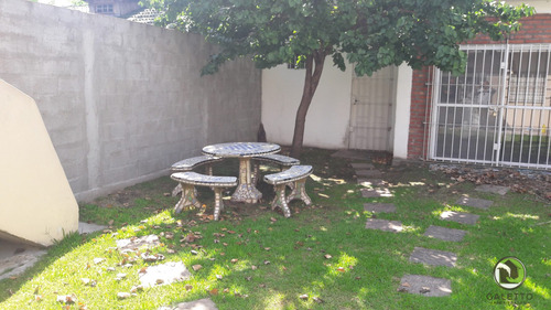Imagen 9 de 13 de Venta - Hermosa Casa - Quilmes