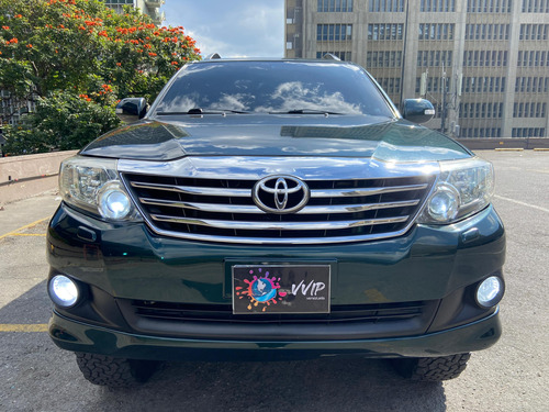 Toyota Fortuner 2015