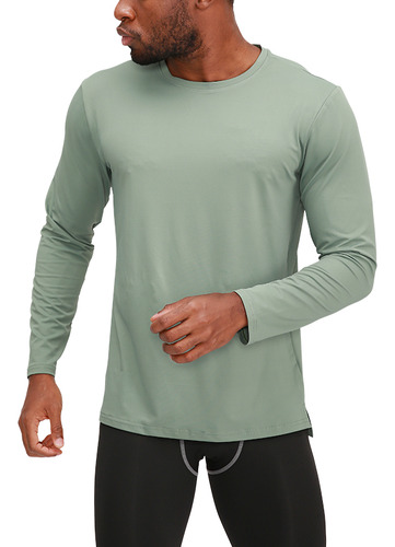Use Una Camiseta Negra De Manga Larga Con Cuello Redondo En