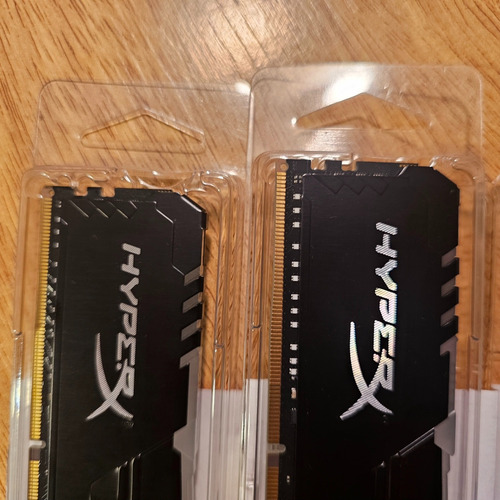 Hyperx Ram Ddr4 Rgb (2x8gb) 2666mhz (usado) (Usado)