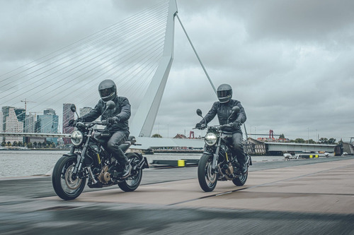 Imagen 12 de 24 de Husqvarna Svartpilen 200 Concesionario Exclusivo